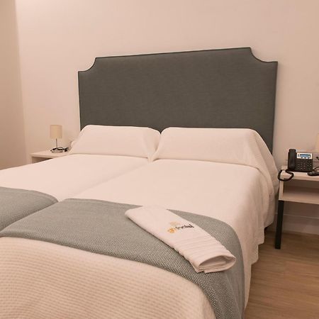 Gm Hotel Marchena  Esterno foto